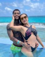 Deolane Bezerra e MC Kevin em viagem ao México