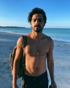 O ator Rodrigo Simas fez clique ousado