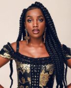 Iza é cantora e compositora