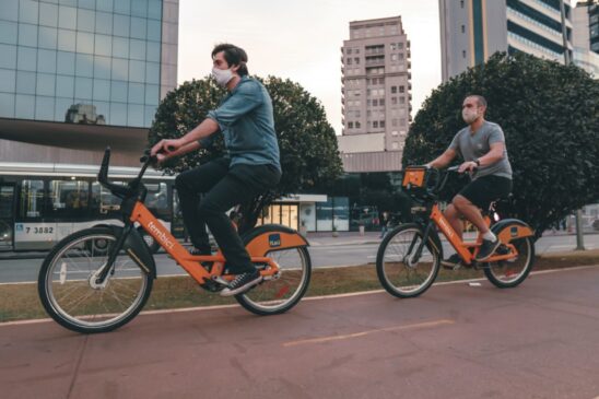 Batizada de "Vem vacina, vai de bike", iniciativa quer reforçar o uso da bike na vacinação