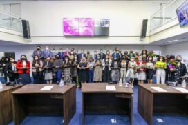 26 mulheres receberam a Medalha Laurita Ortega Mari, na noite desta quinta-feira, 27, entregue pelos vereadores da C&acirc;mara Municipal de Tabo&atilde;o da Serra