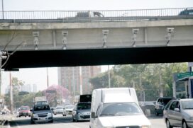 Entre os recursos deferidos, entre os meses de julho a agosto de 2021, constam contestações sobre não usar cinto de segurança, dirigir segurando o telefone celular e efetuar manobra perigosa