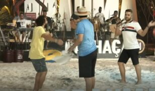 Cantor sertanejo Zé Neto reproduziu trejeitos afeminado com a camisa do SPFC