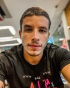 Ator Ricky Tavares