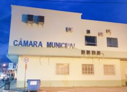 Os vereadores aprovaram também abertura de crédito de quase R$ 490 mil no orçamento da Secretaria de Assistência Social