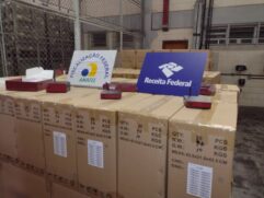Os aparelhos foram adulterados de fábrica para realizar pirataria de canais pagos
