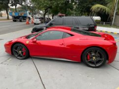 Ferrari, carro de luxo, apreendida durante operação policial