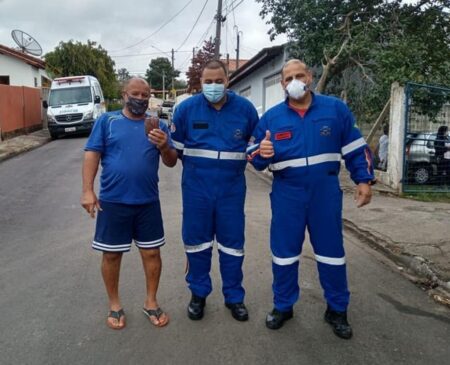 Socorristas de Porto Feliz (SP) devolvem carteira com mais de R$ 900 achada na rua