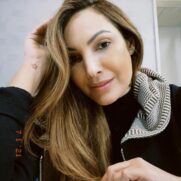 Patrícia Poeta fez uma estrelinha no pulso direito