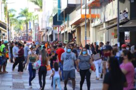 Movimenta&ccedil;&atilde;o no com&eacute;rcio em Campinas
