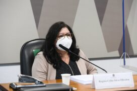 Servidora e fiscal de contratos do Ministério da Saúde, Regina Célia Silva Oliveira, na CPI da Pandemia
