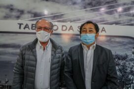 Em Tabo&atilde;o, Geraldo Alckmin participou de uma reuni&atilde;o com o prefeito Apr&iacute;gio (Podemos)