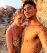 A modelo Yasmin Brunet e o surfista Gabriel Medina