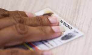 Um prédio ocupado por imigrantes angolanos sem-teto foi alvo de uma operação de reintegração de posse na tarde desta terça-feira