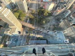 O Sampa Sky, que fica no 42&ordm; andar do prédio, vai expandir a sua área e ganhar mais uma dupla de mirantes transparentes.
