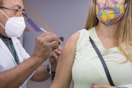 A imunização segue também aos sábados, exclusivamente no posto móvel do Brisamar