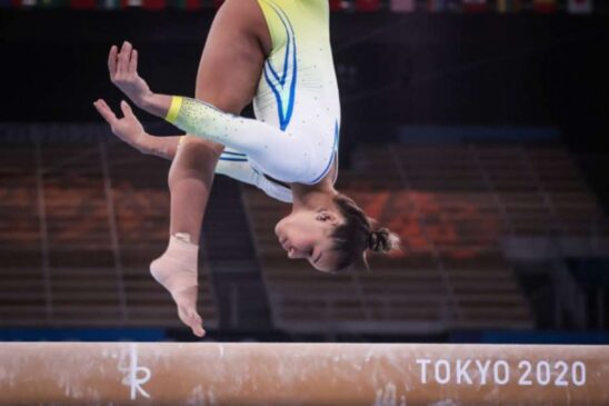 Flávia Saraiva erra na trave e fica sem medalha na ginástica artística