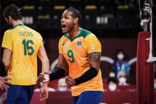 Brasil vence Japão e avança às semifinais no vôlei masculino