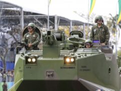 Blindados da Marinha durante o desfile c&iacute;vico-militar de 07 de setembro