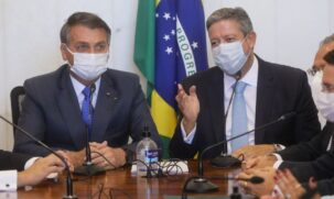 Presidente entrega medida provisória do novo Bolsa Família, batizado como Auxílio Brasil