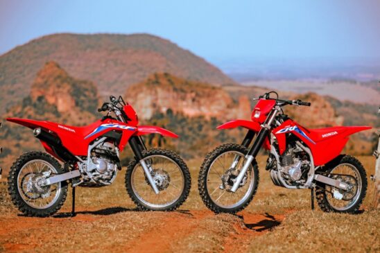 Honda CRF 250F 2022 tem preço público sugerido de R$ 17.550, base Distrito Federal, sem despesas com frete ou seguro