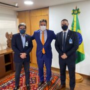 Dr. Cássio Prado (esq.) ao lado do ministro da Casa Civil Ciro Nogueira e o deputado Capitão Derrite (dir.)