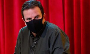 Prefeito Eduardo Paes pede libera&ccedil;&atilde;o de vacinas contra a Covid-19