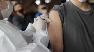 As cidades do ABC Paulista come&ccedil;aram a aplicar o refor&ccedil;o contra a Covid-19 para mun&iacute;cipes que tomaram a vacina da Janssen