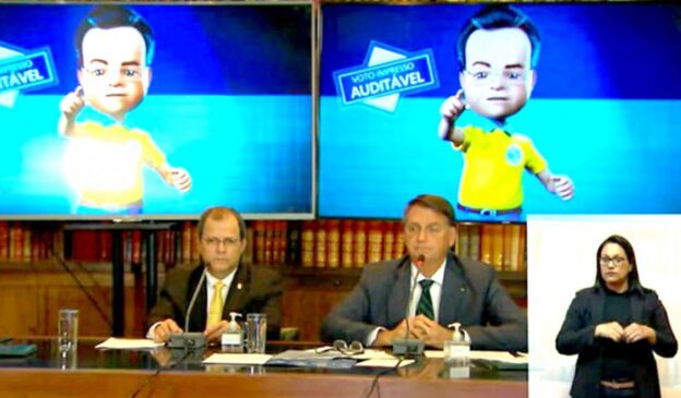 Coronel da reserva Eduardo Gomes da Silva durante live ao lado do presidente Jair Bolsonaro
