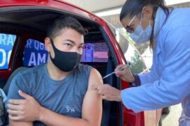 A nova variante ômicron e a alta transmissibilidade do vírus faz da dose adicional da vacina algo ainda mais essencial