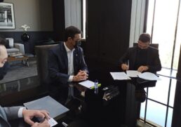 Acordo foi firmado pelo prefeito Caio Matheus e o governo do Estado na terça-feira (17)