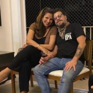 'Se espalha na alma feito alergia', Carla Daniel sobre a morte do marido, o publicitário Sérgio José Coutinho Stamile. Ela questionou a segurança do Parque em que ele foi encontrado morto.