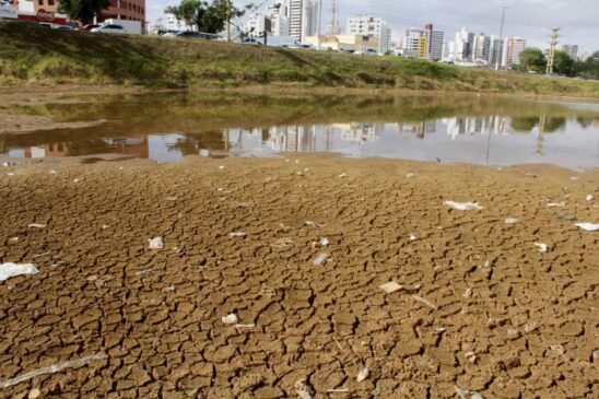 Lagoa seca em Salvador, Bahia