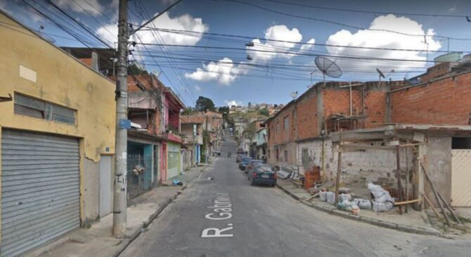 Idoso é encontrado morto em sua casa na rua Gabriela, em Jandira, na Grande São Paulo