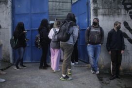 Gestão Doria pagará R$ 1 mil para manter alunos na escola