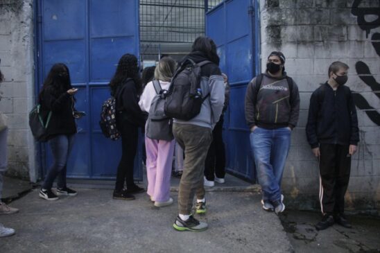 Gestão Doria pagará R$ 1 mil para manter alunos na escola