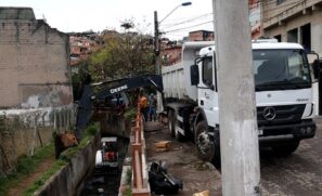 Secretaria de Manutenção de Taboão da Serra executa ações de prevenção contra enchentes no Jardim Comunitário