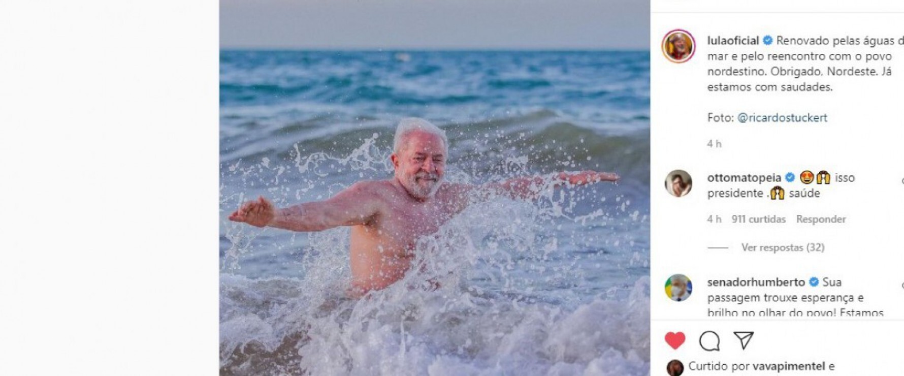 Lula tomando banho de mar.