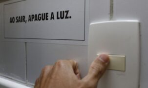 Crise h&iacute;drica j&aacute; afeta a ind&uacute;stria e as resid&ecirc;ncias
