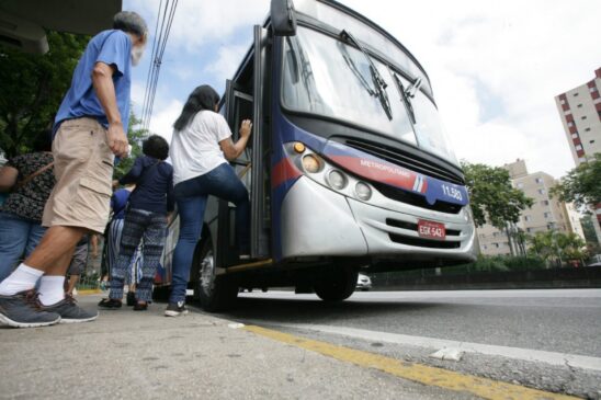 Empresa Metropolitana de Transportes Urbanos (EMTU) alterou os horários de 46 linhas de ônibus intermunicipais que atendem as cidades de Taboão da Serra, Embu das Artes, Itapecerica da Serra e região