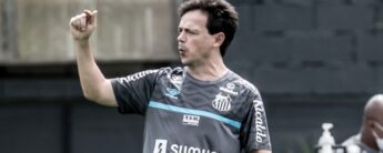 Diniz chegou ao Santos no dia 7 de maio e não resistiu à sequência negativa.