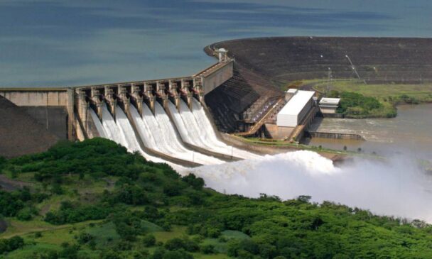 Crise energética já afeta a indústria e as residências