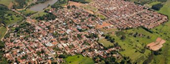 Foto aérea da cidade de Guaimbê