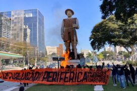 A estátua foi incendiada no dia 24 de julho