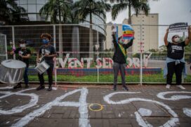 SÃO PAULO, SP, BRASIL, 30-09-2021: O Levante Popular da Juventude faz um ato escracho na sede da Prevent Senior por justiça aos mortos nos hospitais da empresa, em São Paulo, SP, nesta quinta-feira 30.