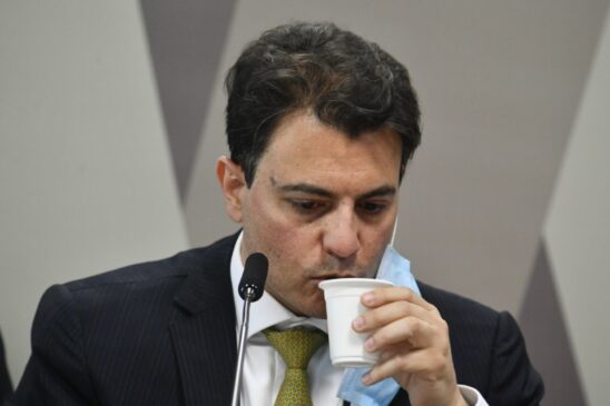 Empresário Otávio Oscar Fakhoury em seu depoimento a CPI da Pandemia; Fakhoury pediu desculpas para senador após ataque