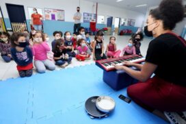 Crianças compõem música em projeto da ‘Pedagogia dos Sonhos’ em São José dos Campos