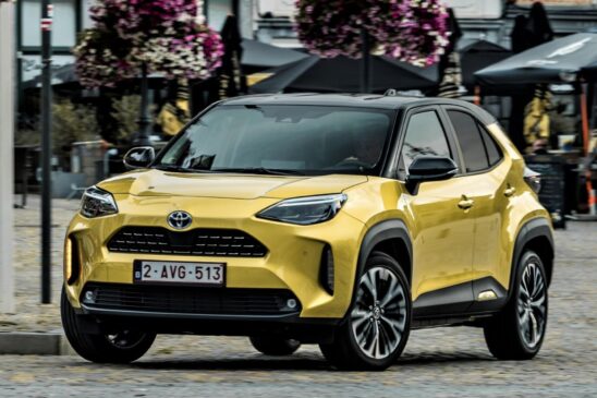 O Yaris Cross é feito na Toyota Motor Manufacturing France, na cidade de Valenciennes, e chega como um forte concorrente no crescente segmento de SUVs do segmento B