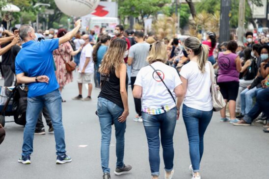 Manifestação de servidores municipais em frente a Câmara de SP