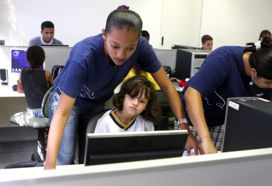 É preciso avaliar tanto se os valores que são indispensáveis para a família fazem parte do currículo quanto se o custo financeiro cabe no bolso